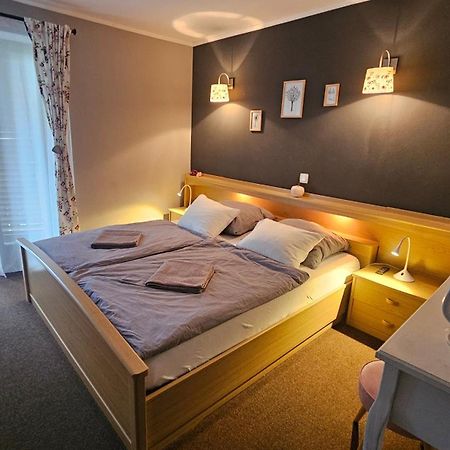 Rooms Malina Blejska Dobrava Eksteriør bilde