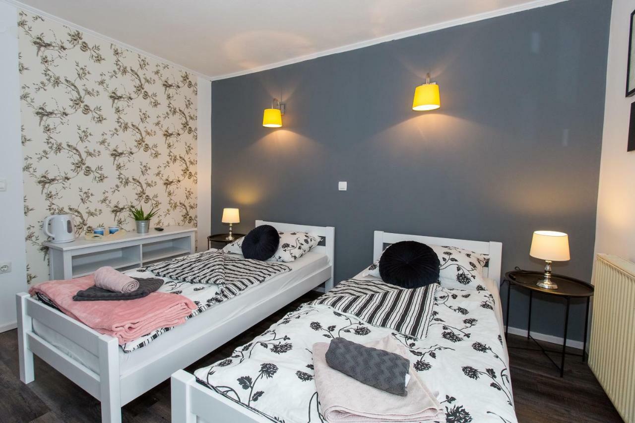 Rooms Malina Blejska Dobrava Eksteriør bilde